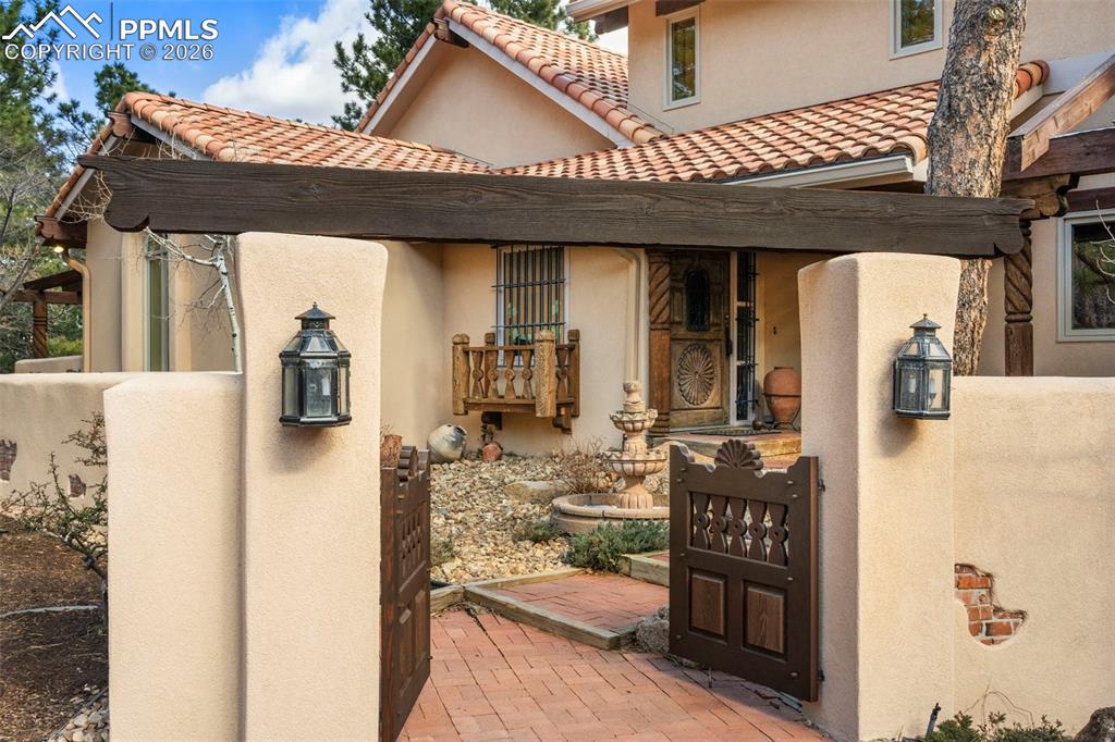 53 Upland Road Colorado Springs, CO 80906 - Photo 3 of 48