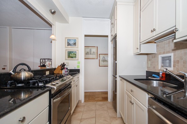 65 East India Row, Unit 9C Boston, MA 02110 - Photo 10 of 14