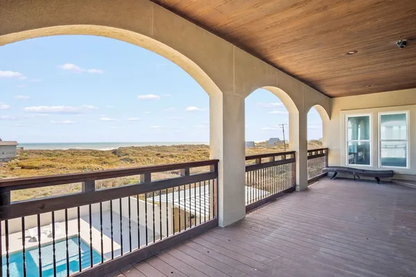 $2,399,000 | 688 Kaila Court, Port Aransas, TX 78373