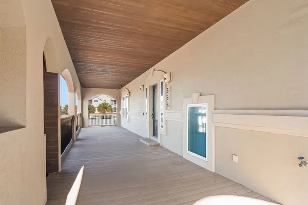 $2,399,000 | 688 Kaila Court, Port Aransas, TX 78373
