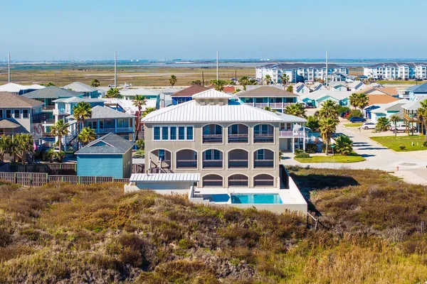 $2,399,000 | 688 Kaila Court, Port Aransas, TX 78373