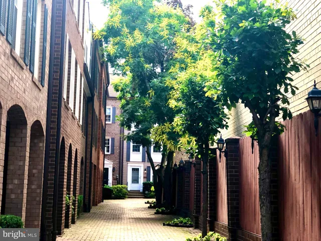 $5,500 | 900 24th Street Northwest, Unit N, Washington, DC 20037