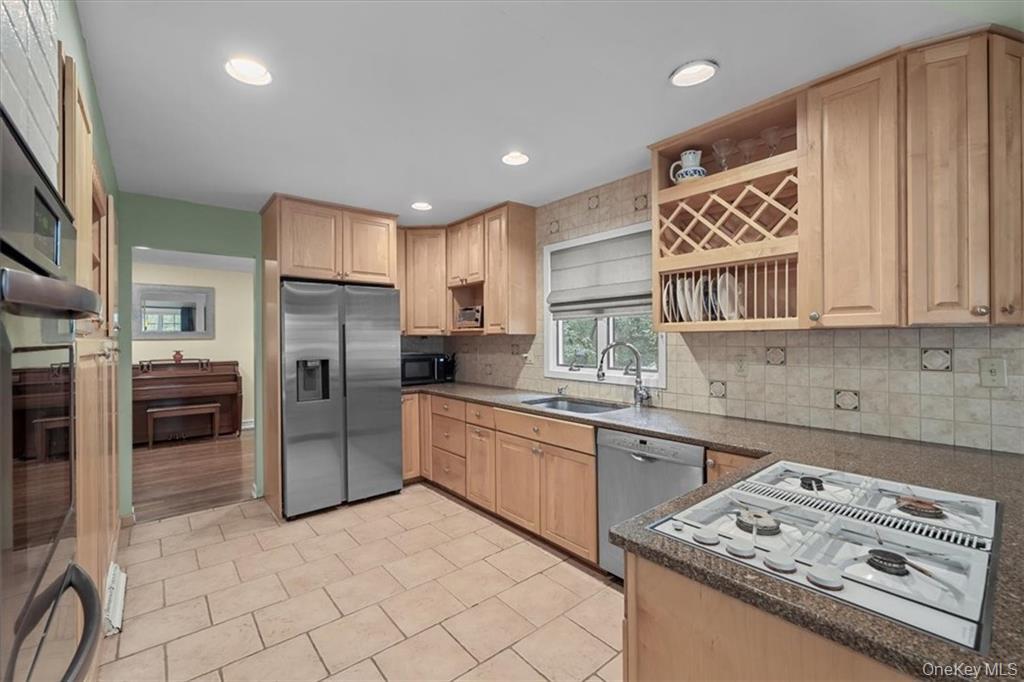 28 River Road Suffern, NY 10901 - Photo 7 of 31