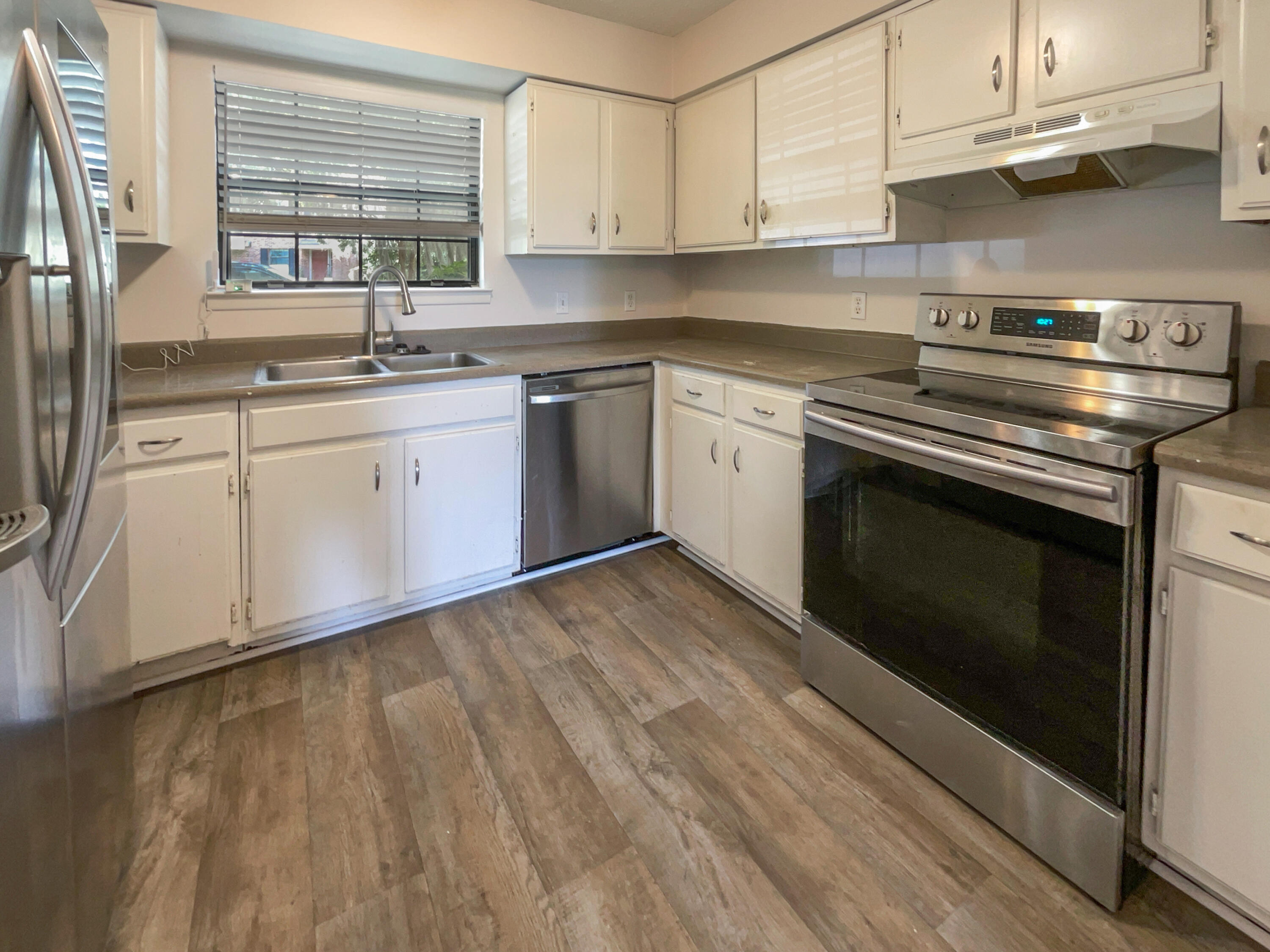 2362 Parsonage Road, Unit 10D Charleston, SC 29414 - Photo 2 of 17 listing_1