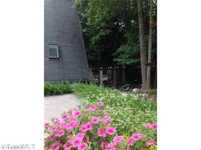 258 James Road Clemmons, NC 27012 - Photo 15 of 16 Landscaping.