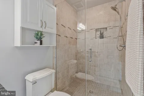 $2,400,000 | 8611 Brook Road, McLean, VA 22102