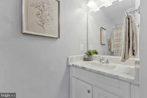 $2,400,000 | 8611 Brook Road, McLean, VA 22102