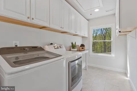 $2,400,000 | 8611 Brook Road, McLean, VA 22102