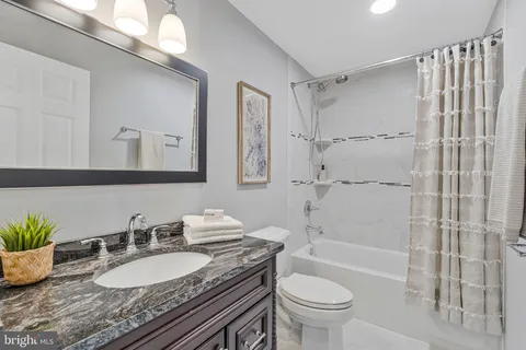 $2,400,000 | 8611 Brook Road, McLean, VA 22102