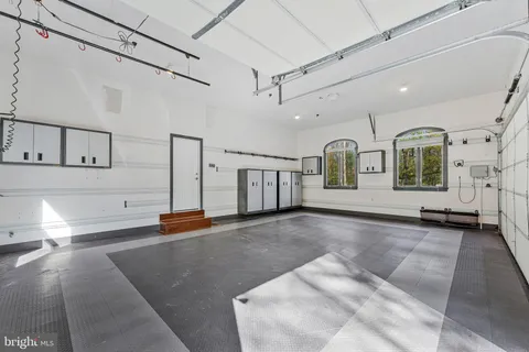 $2,400,000 | 8611 Brook Road, McLean, VA 22102