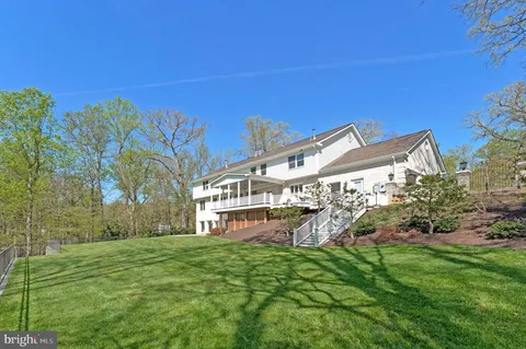 $2,400,000 | 8611 Brook Road, McLean, VA 22102