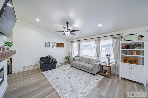 $530,000 | 4307 East Marlin Avenue, Idaho Falls, ID 83401