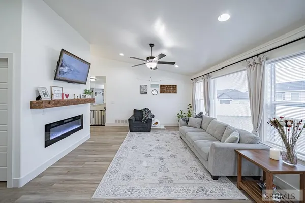 $530,000 | 4307 East Marlin Avenue, Idaho Falls, ID 83401