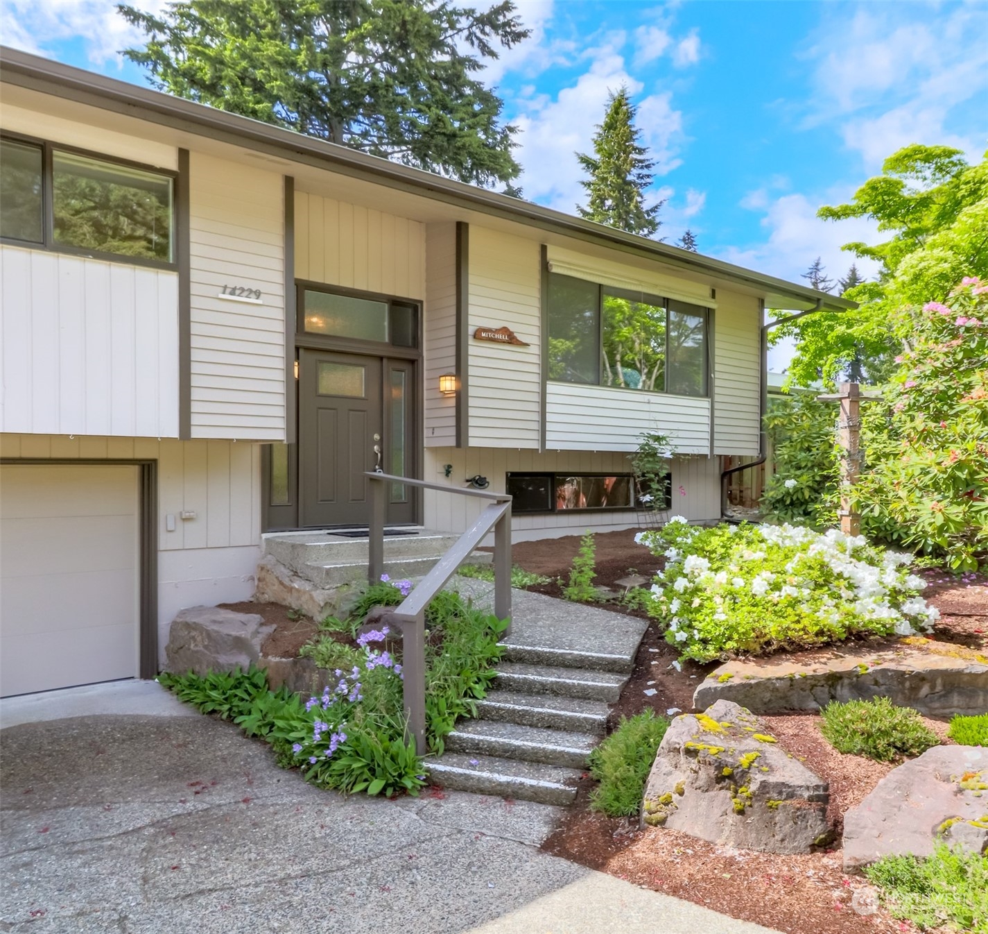 14229 143rd Avenue Southeast Renton, WA 98059 - Photo 8 of 40 Gallery Image 8