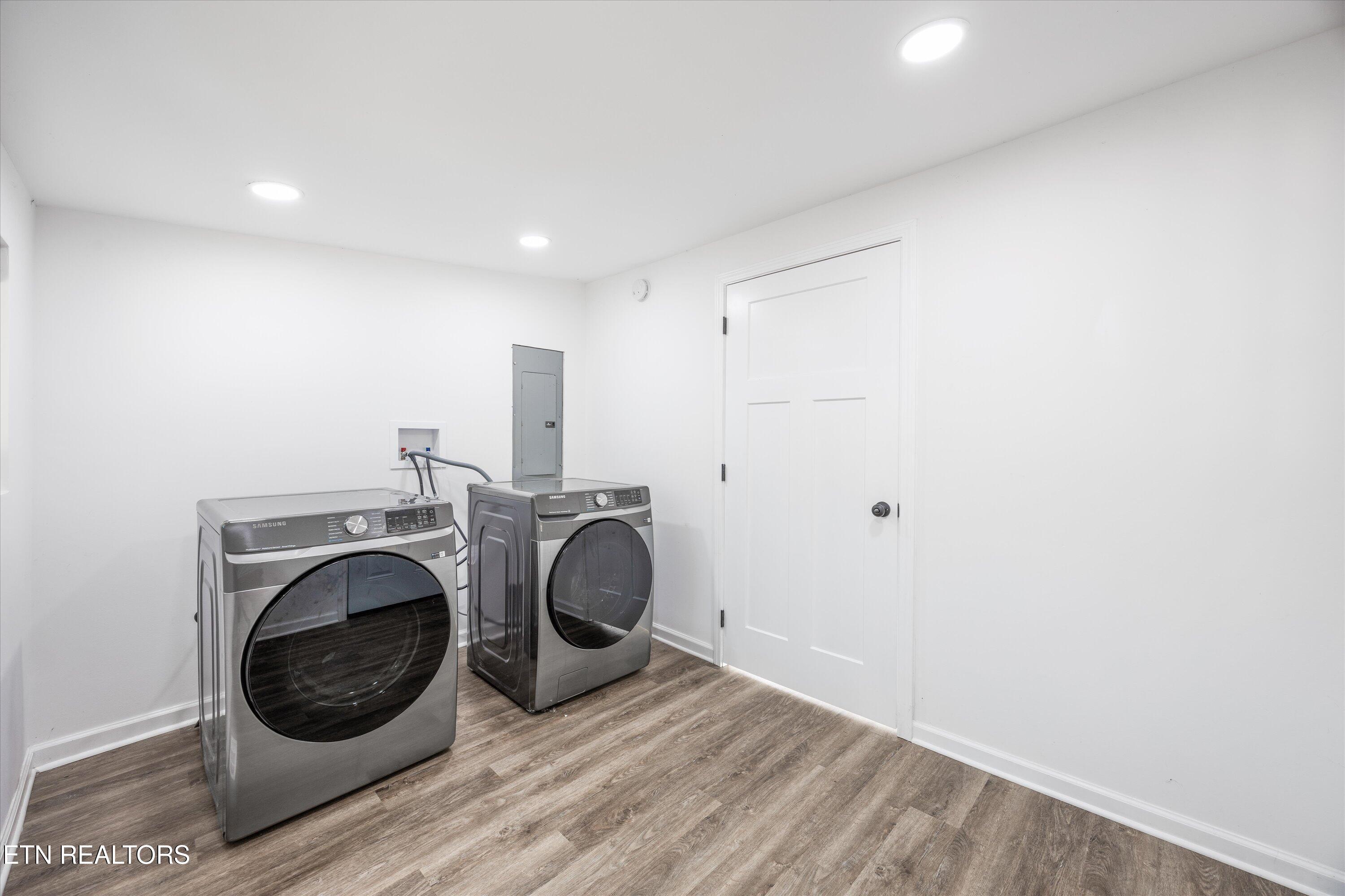 2399 Sweetwater Vonore Road Sweetwater, TN 37874 - Photo 13 of 41 Large Laundry Room
