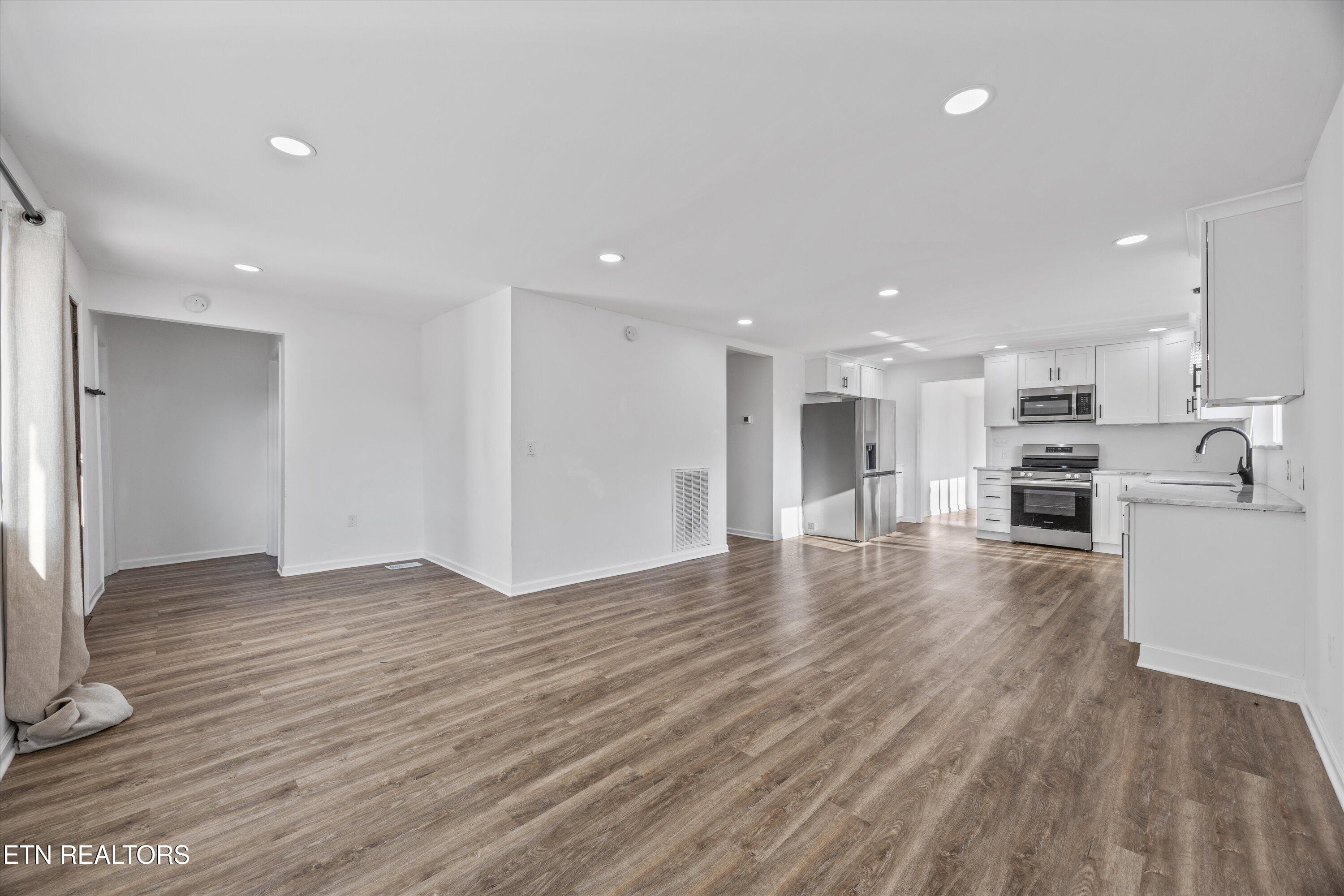 2399 Sweetwater Vonore Road Sweetwater, TN 37874 - Photo 23 of 41 Now to see the other rooms