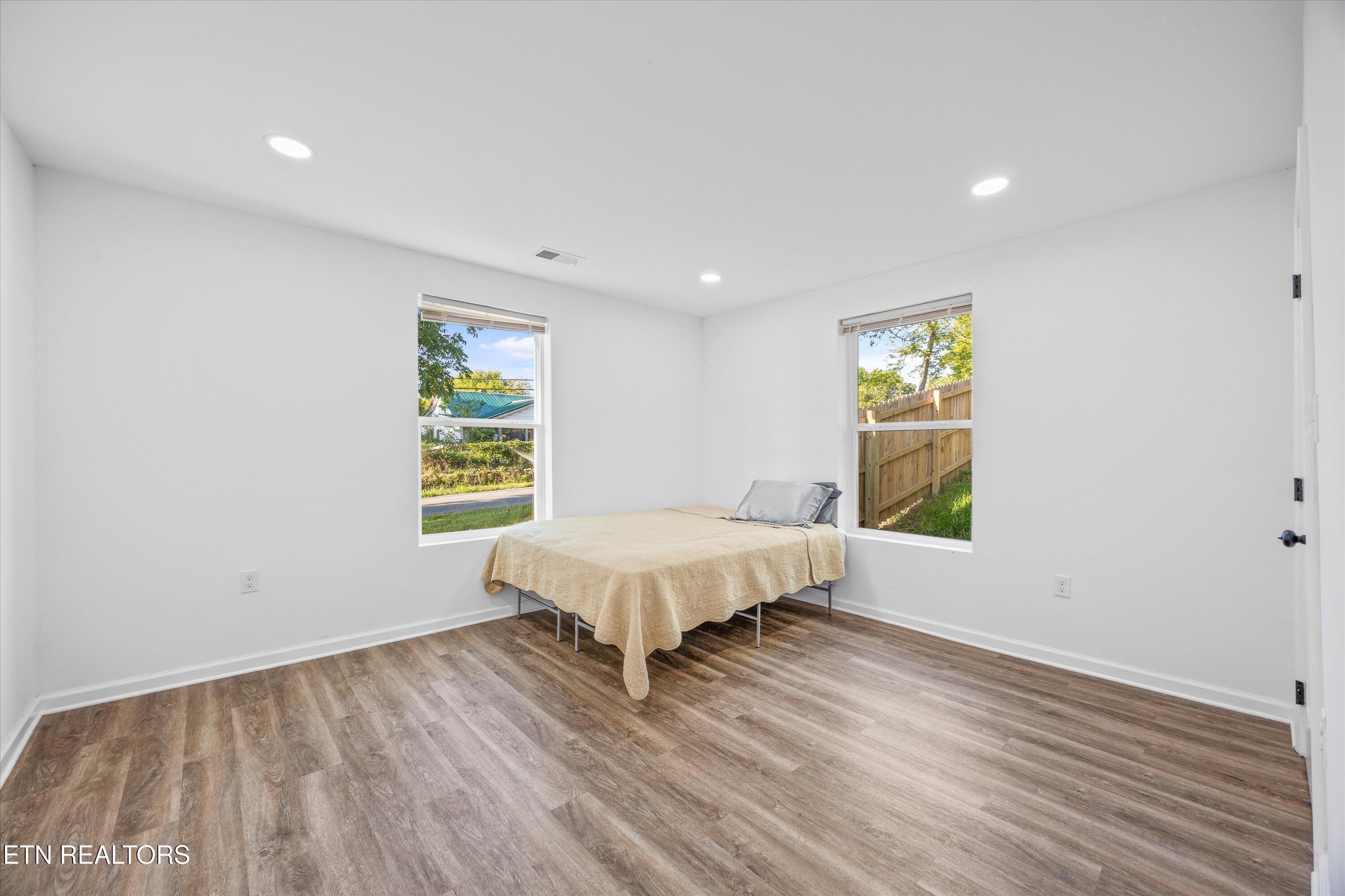 2399 Sweetwater Vonore Road Sweetwater, TN 37874 - Photo 24 of 41 Bedroom #2