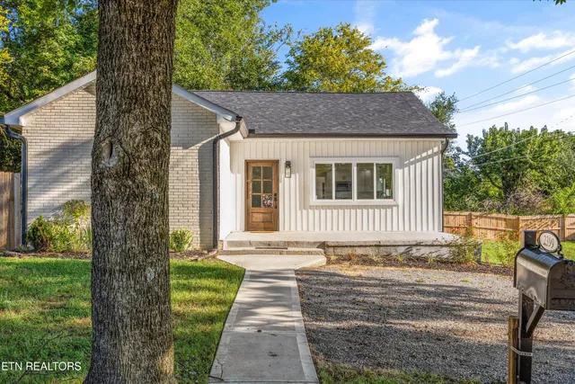 $295,000 | 2399 Sweetwater Vonore Road, Sweetwater, TN 37874