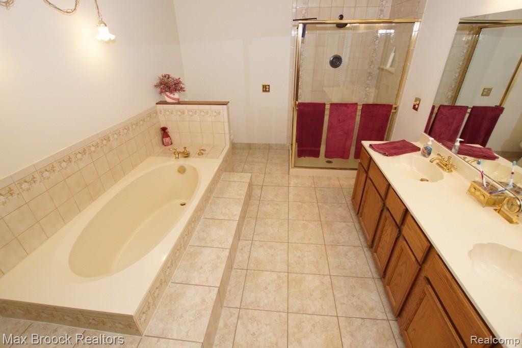 36296 Fredericksburg Road Farmington Hills, MI 48331 - Photo 14 of 30