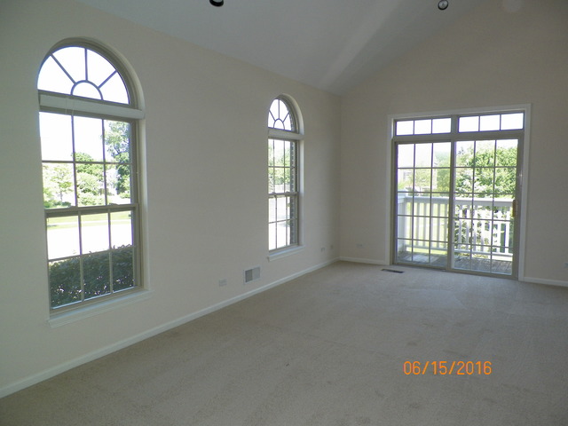 479 Prestwick Lane Wheeling, IL 60090 - Photo 3 of 15