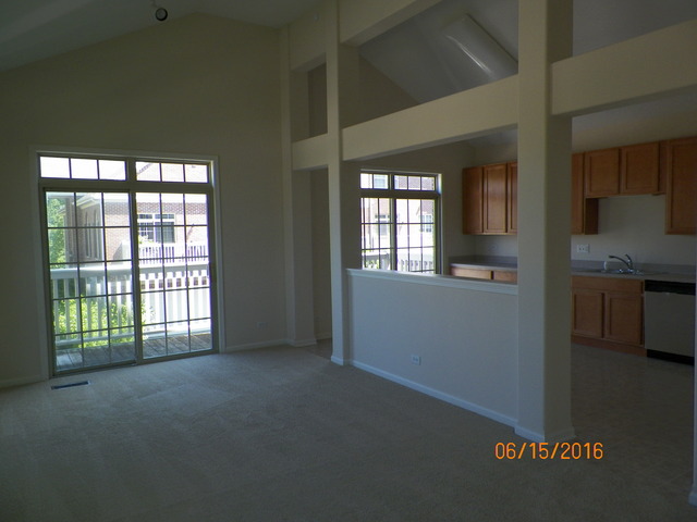 479 Prestwick Lane Wheeling, IL 60090 - Photo 4 of 15