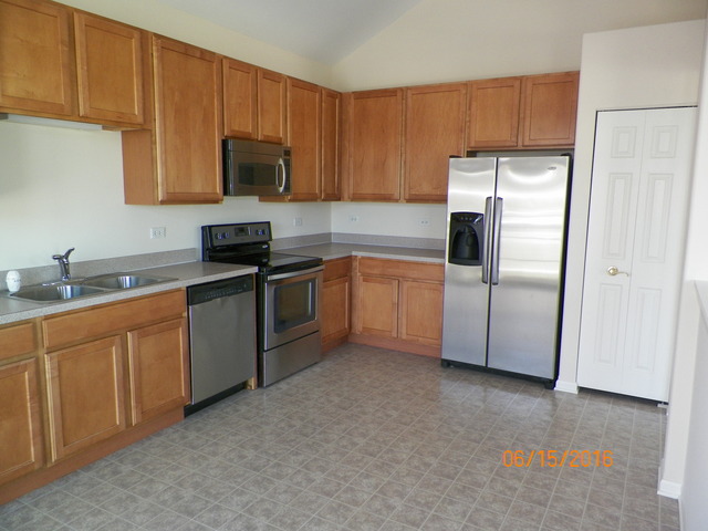479 Prestwick Lane Wheeling, IL 60090 - Photo 5 of 15