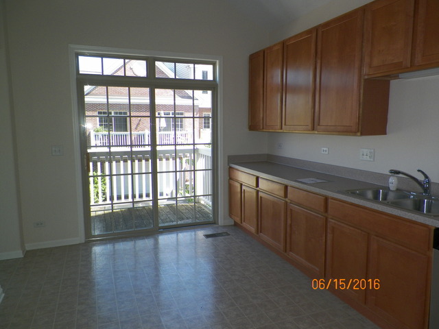 479 Prestwick Lane Wheeling, IL 60090 - Photo 6 of 15