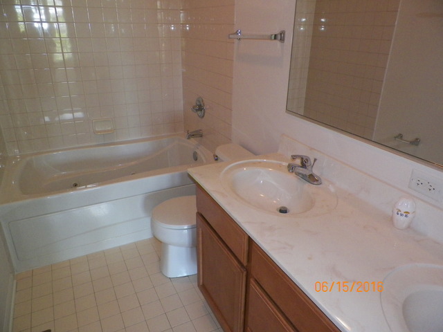 479 Prestwick Lane Wheeling, IL 60090 - Photo 9 of 15