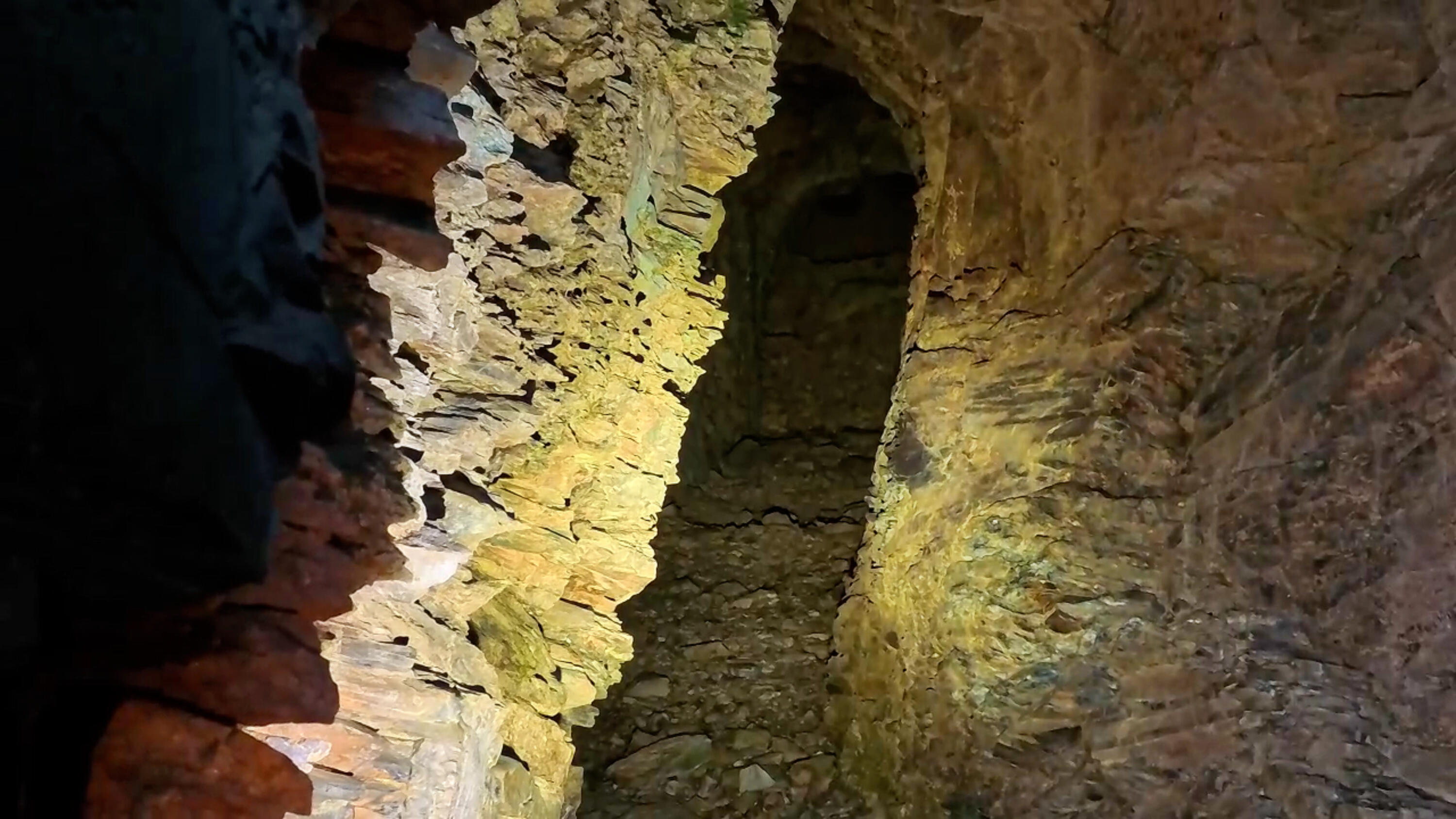 0 Trinity Mountain Road French Gulch, CA 96033 - Photo 2 of 29 a bathroom with a shower