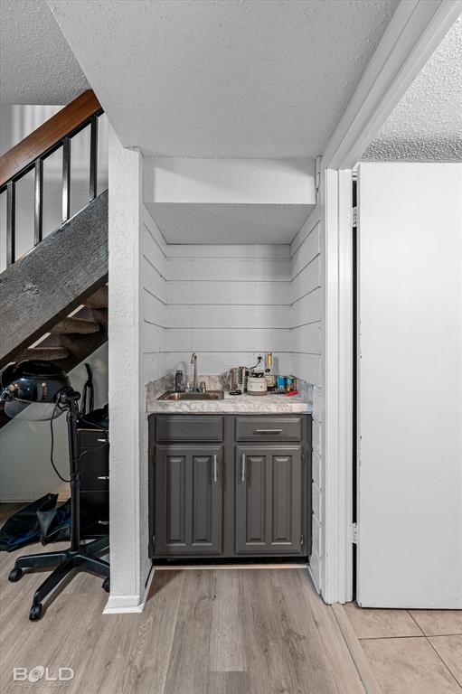 3100 Fairfield Avenue, Unit 10D Shreveport, LA 71104 - Photo 18 of 28 a view of a sink and a stove in a room