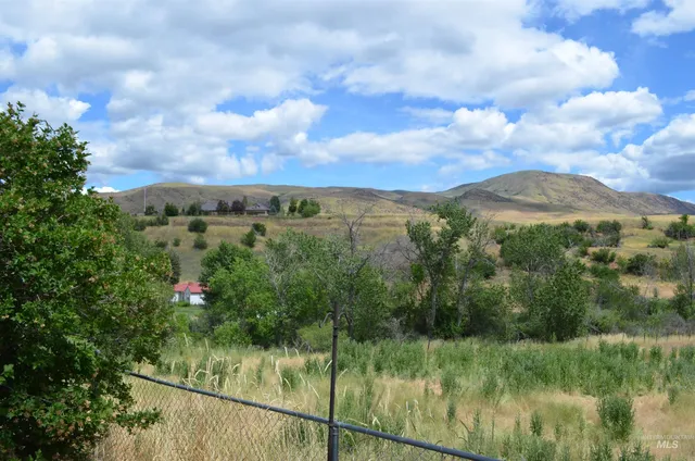 $399,900 | 355 Highway 55, Horseshoe Bend, ID 83629