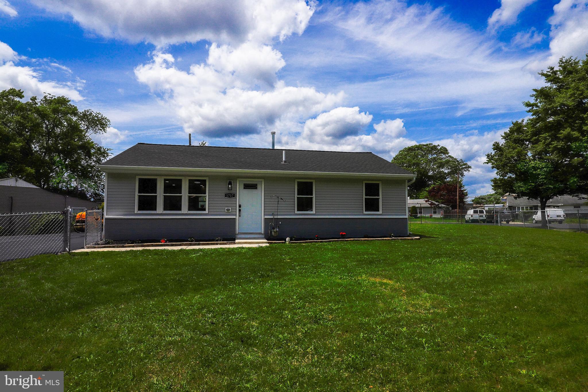 1717 Spencer Drive Croydon, PA 19021 - Photo 5 of 37