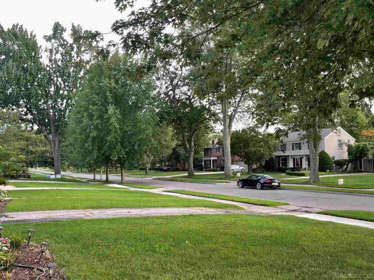 744 Trombley Road Grosse Pointe, MI 48230 - Photo 26 of 32 Lush surroundings