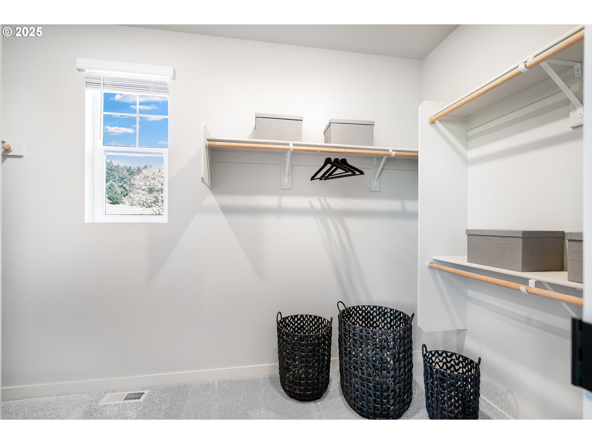 5269 North 87th Avenue Camas, WA 98607 - Photo 45 of 48 a bathroom with a window