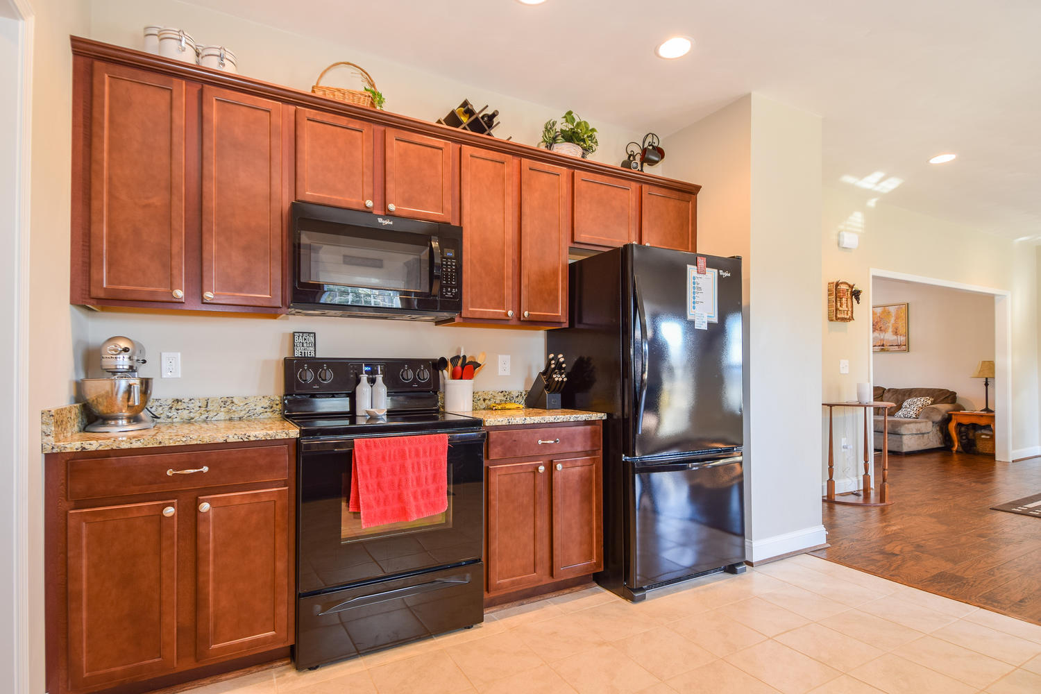 1279 North Mill Road Salem, VA 24153 - Photo 8 of 28 1279 N Mill Rd Salem VA 24153-large-008-