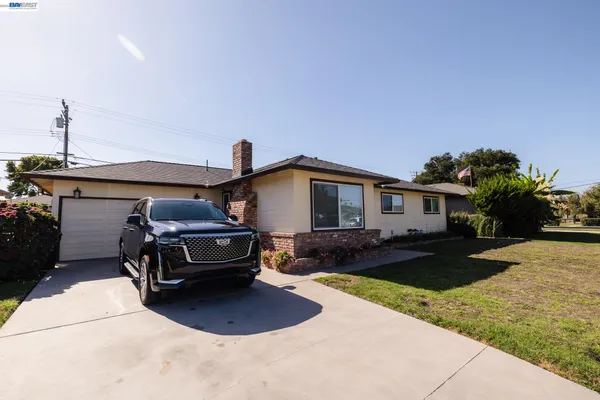 $1,034,900 | 767 Lemos Avenue, Salinas, CA 93901