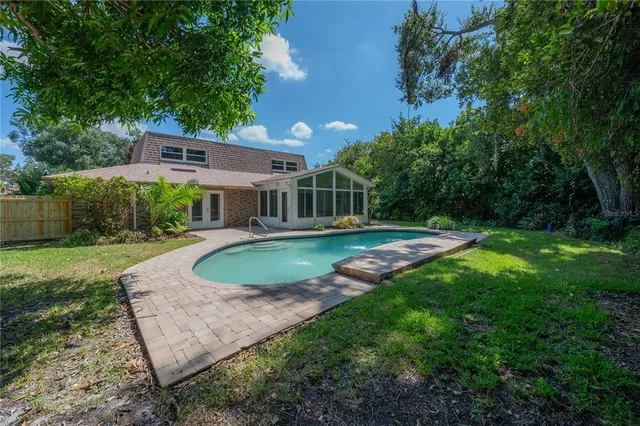 $645,000 | 13313 Golf Crest Circle, Tampa, FL 33618