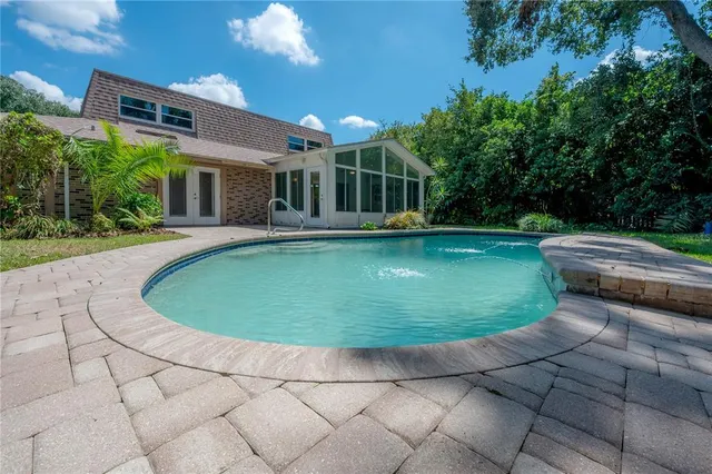 $645,000 | 13313 Golf Crest Circle, Tampa, FL 33618