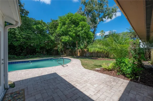 $645,000 | 13313 Golf Crest Circle, Tampa, FL 33618