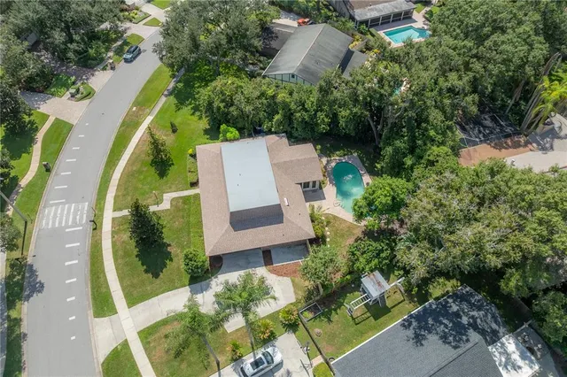 $645,000 | 13313 Golf Crest Circle, Tampa, FL 33618
