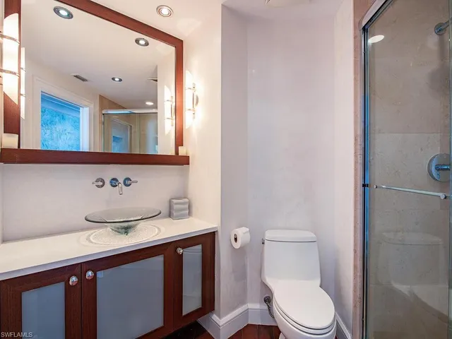 $3,395,000 | 60 Seagate Drive, Unit 1001, Naples, FL 34103