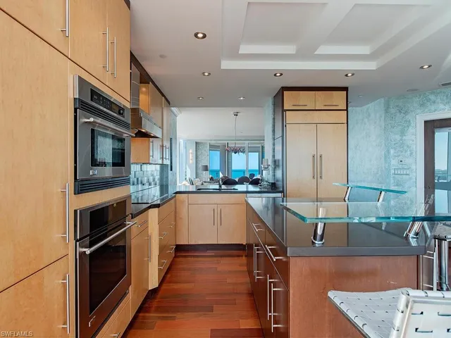 $3,395,000 | 60 Seagate Drive, Unit 1001, Naples, FL 34103