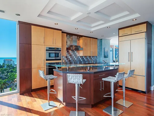 $3,395,000 | 60 Seagate Drive, Unit 1001, Naples, FL 34103