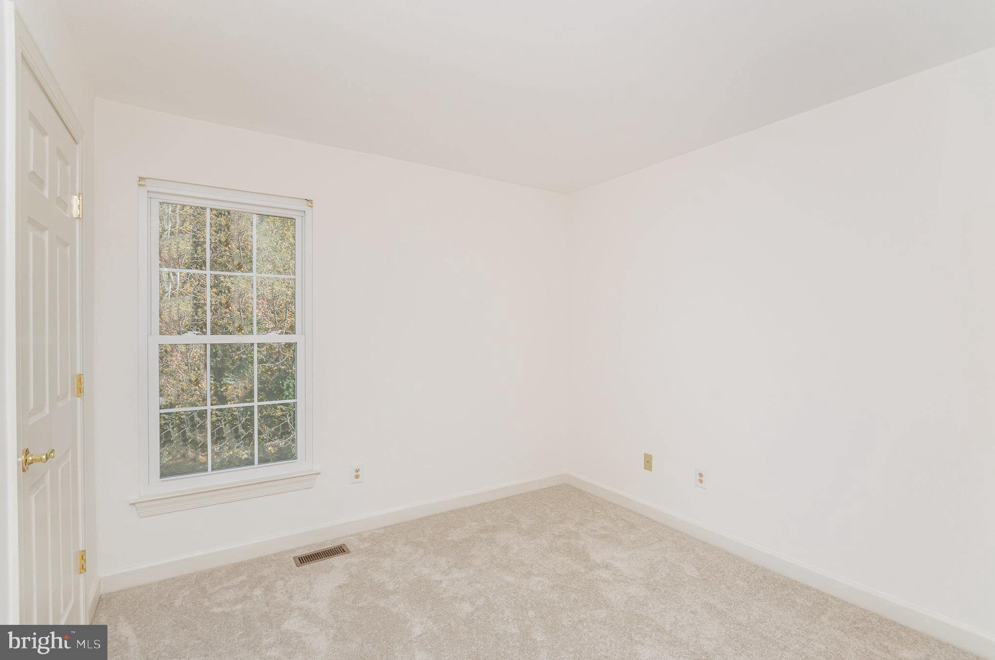 16033 Kings Mountain Road Woodbridge, VA 22191 - Photo 33 of 46 1st bedroom that overlooks the backyard