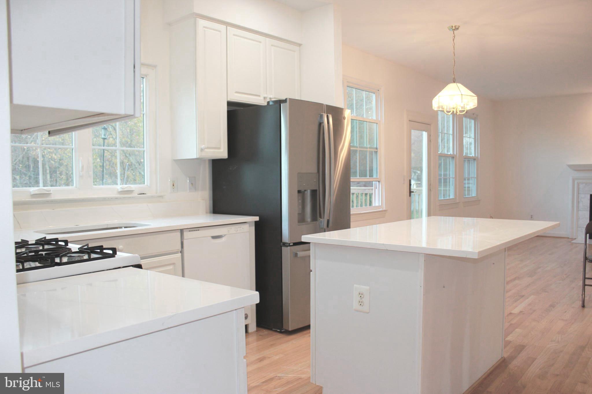 16033 Kings Mountain Road Woodbridge, VA 22191 - Photo 8 of 46