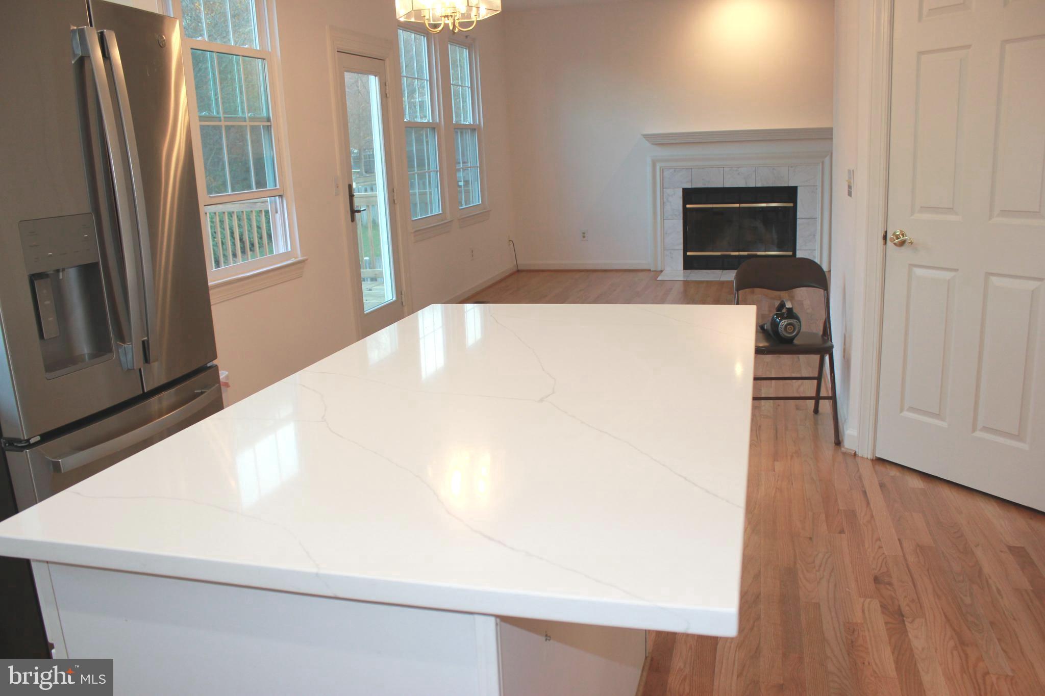 16033 Kings Mountain Road Woodbridge, VA 22191 - Photo 9 of 46 Quartz Island top
