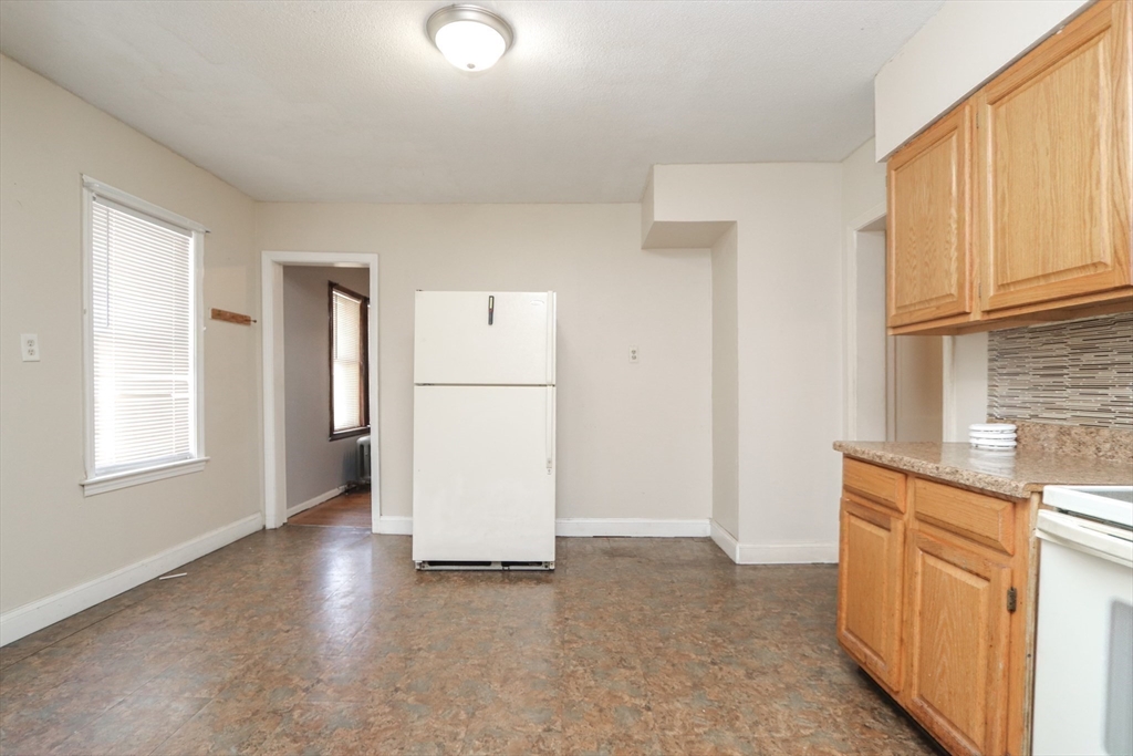 85-87 Mooreland Street Springfield, MA 01104 - Photo 11 of 16 Gallery Image 11