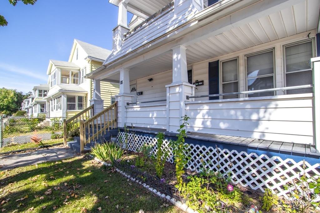 85-87 Mooreland Street Springfield, MA 01104 - Photo 3 of 16 Gallery Image 3