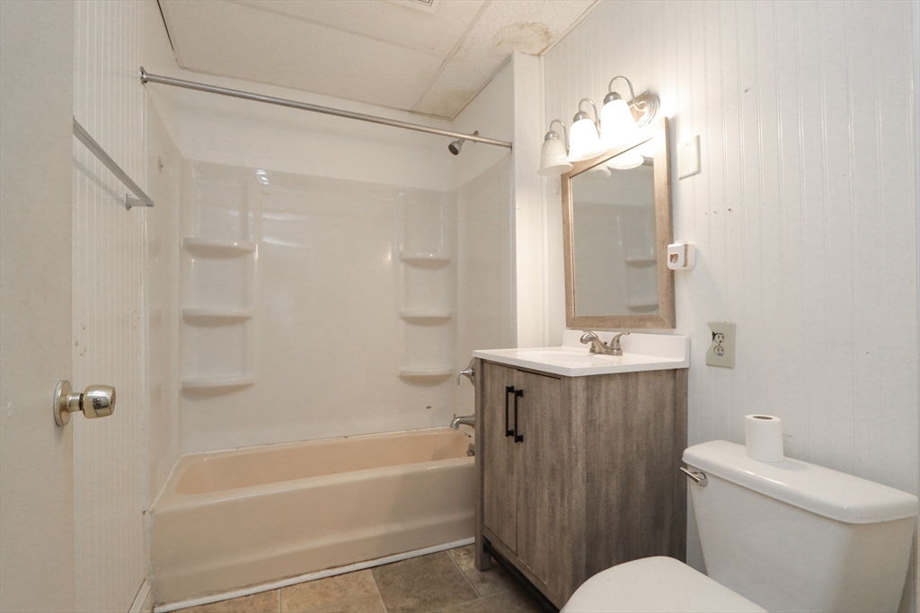 85-87 Mooreland Street Springfield, MA 01104 - Photo 8 of 16 Gallery Image 8
