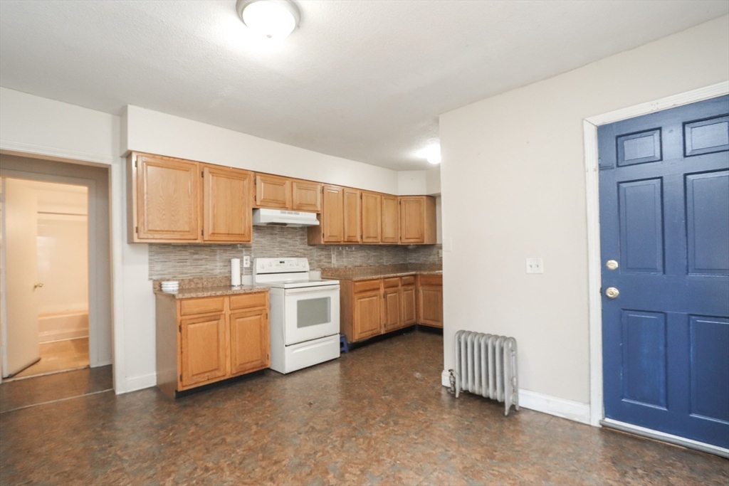 85-87 Mooreland Street Springfield, MA 01104 - Photo 9 of 16 Gallery Image 9